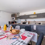 La Maison De Pierrou 5/8 Personnes Hébergement de vacances